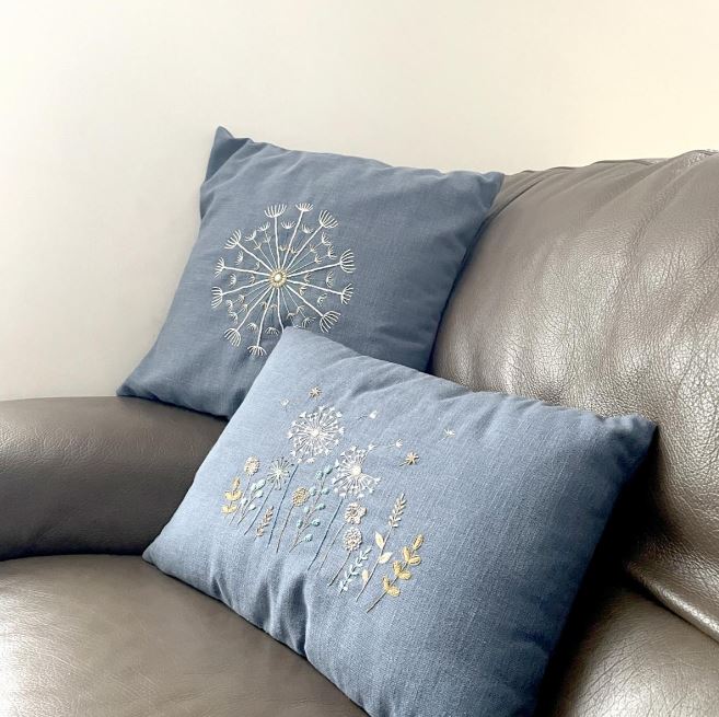 Kit Broderie &quot;Coussin Rectangulaire Pissenlit&quot; Bleu