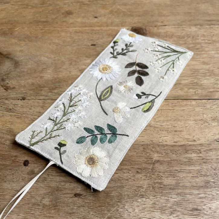 Kit Broderie "Marque Page Fleuri Louise"