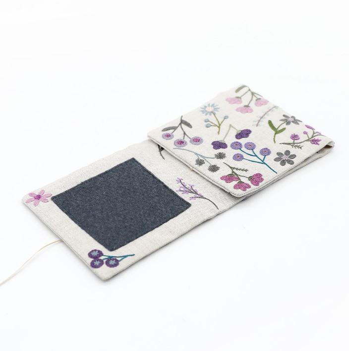 Kit Broderie "Porte Aiguilles Fleuri" Violine