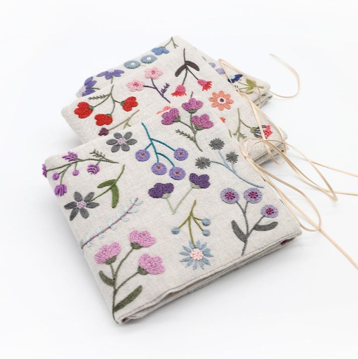 Kit Broderie "Porte Aiguilles Fleuri" Violine