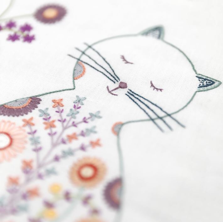 Kit Broderie "Le Chat au Printemps"