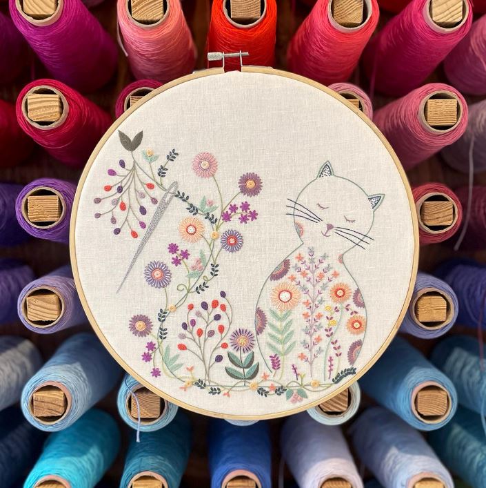 Kit Broderie "Le Chat au Printemps"