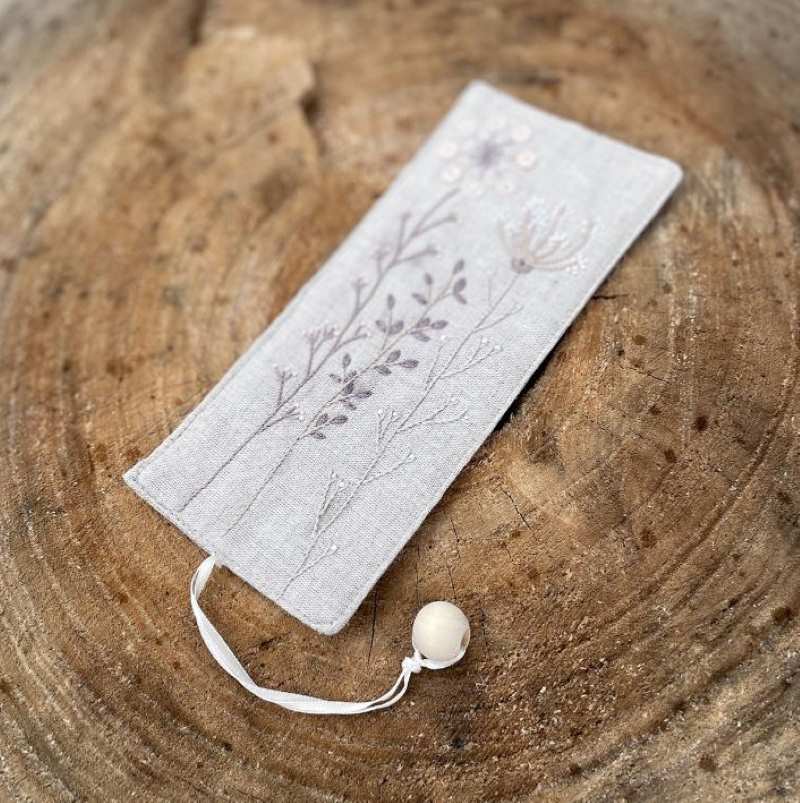 Kit Broderie "Marque Page Fleuri Paulette"
