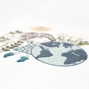 Kit Broderie "Salomé prend soin de la Terre"