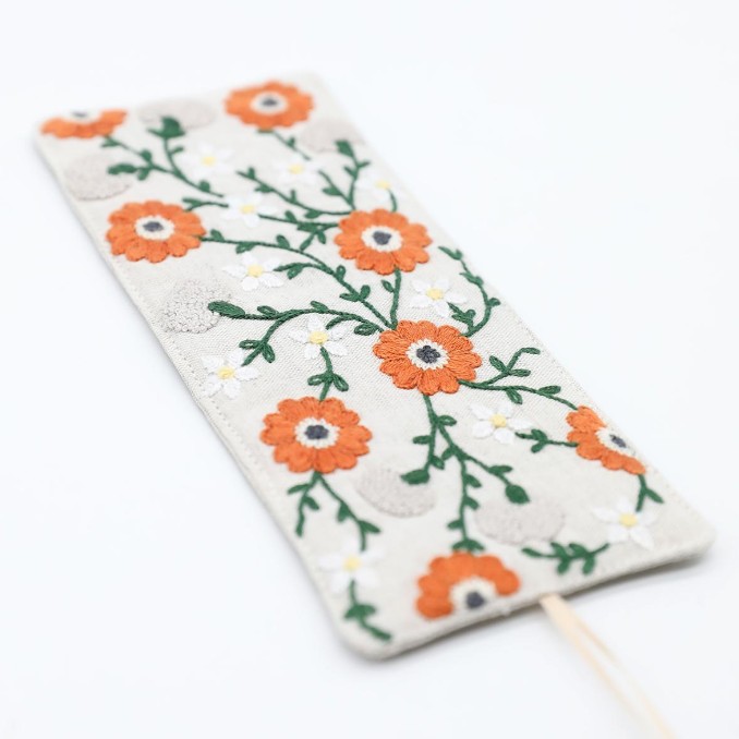 Kit Broderie "Marque Page Charlie"