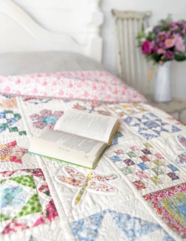 Livre Patchwork "Alice au Pays des Merveilles, 1 Quilt - 100 Blocs"