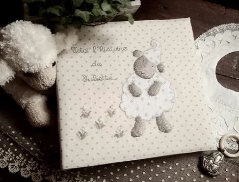 Modèle Points Comptés - Protège Album Photo "Mouton"