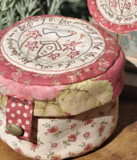 Modèle Patchwork Birdsong Jewelry Box de Anni Downs