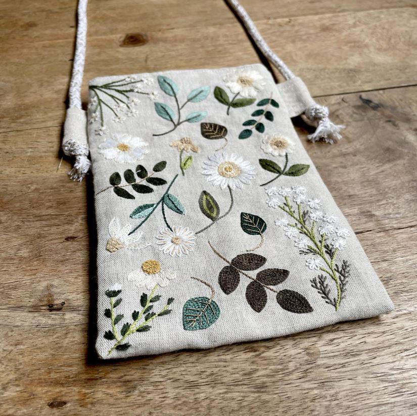 Kit Broderie "Etui Fleuri Louise"