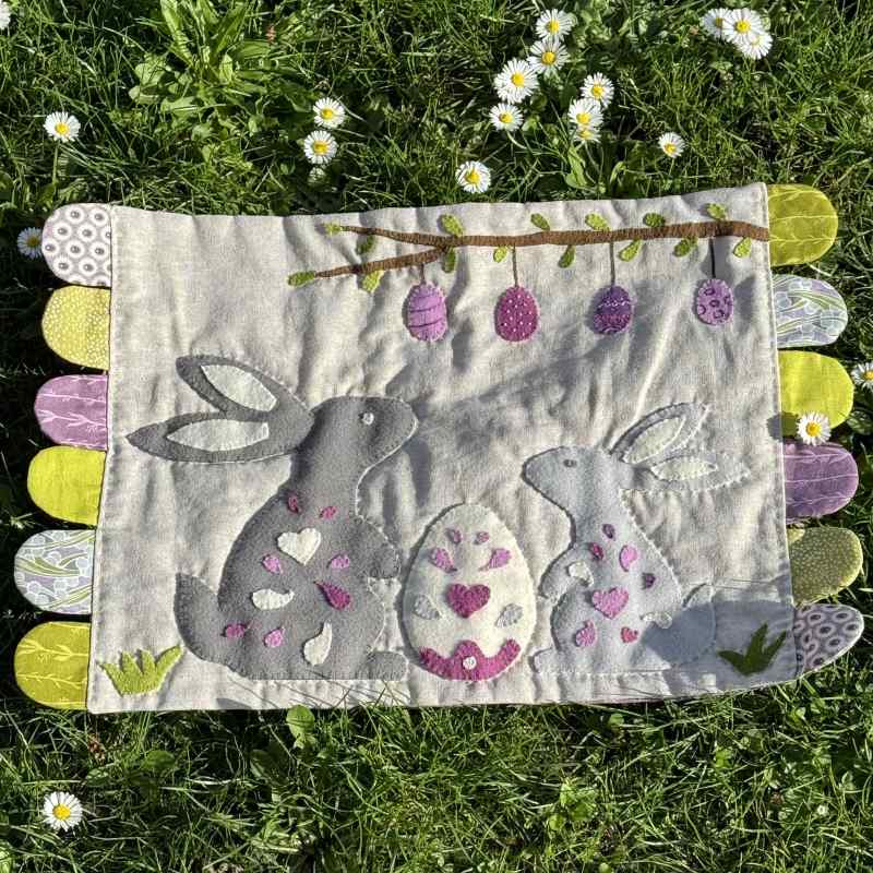 Modèle Patchwork _ Centre de table - Petits Lapins de Pâques